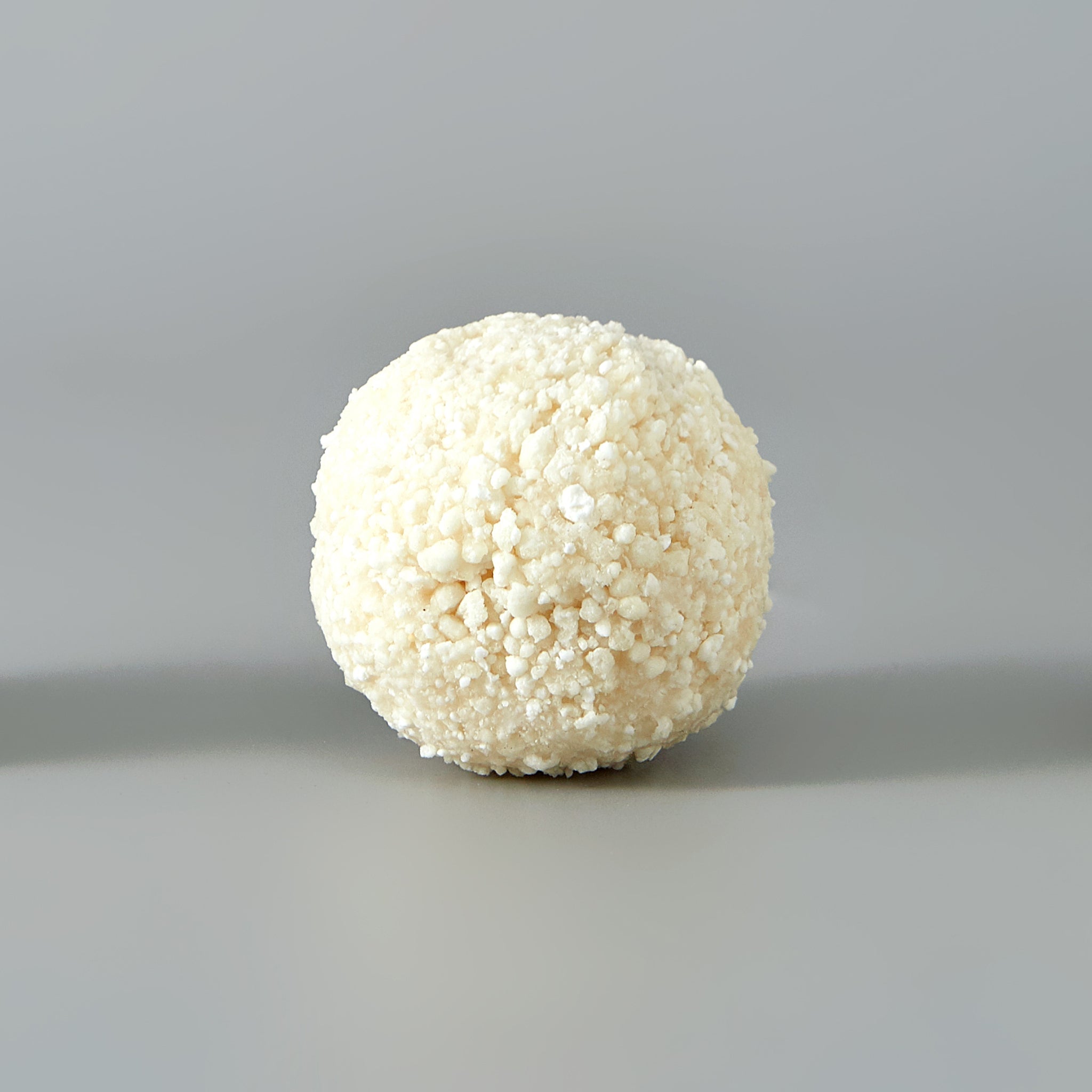 Premium unscented cassava cat litter clumps powerfully, controls odor, an alternative to clay/tofu.