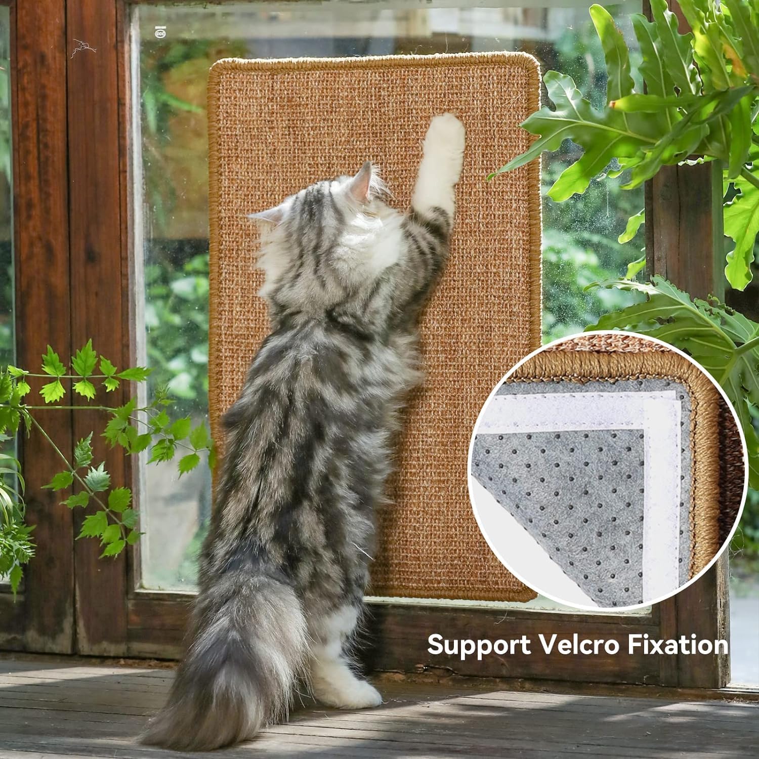 Natural sisal cat scratching mat (60x40cm) protects floors and furniture.