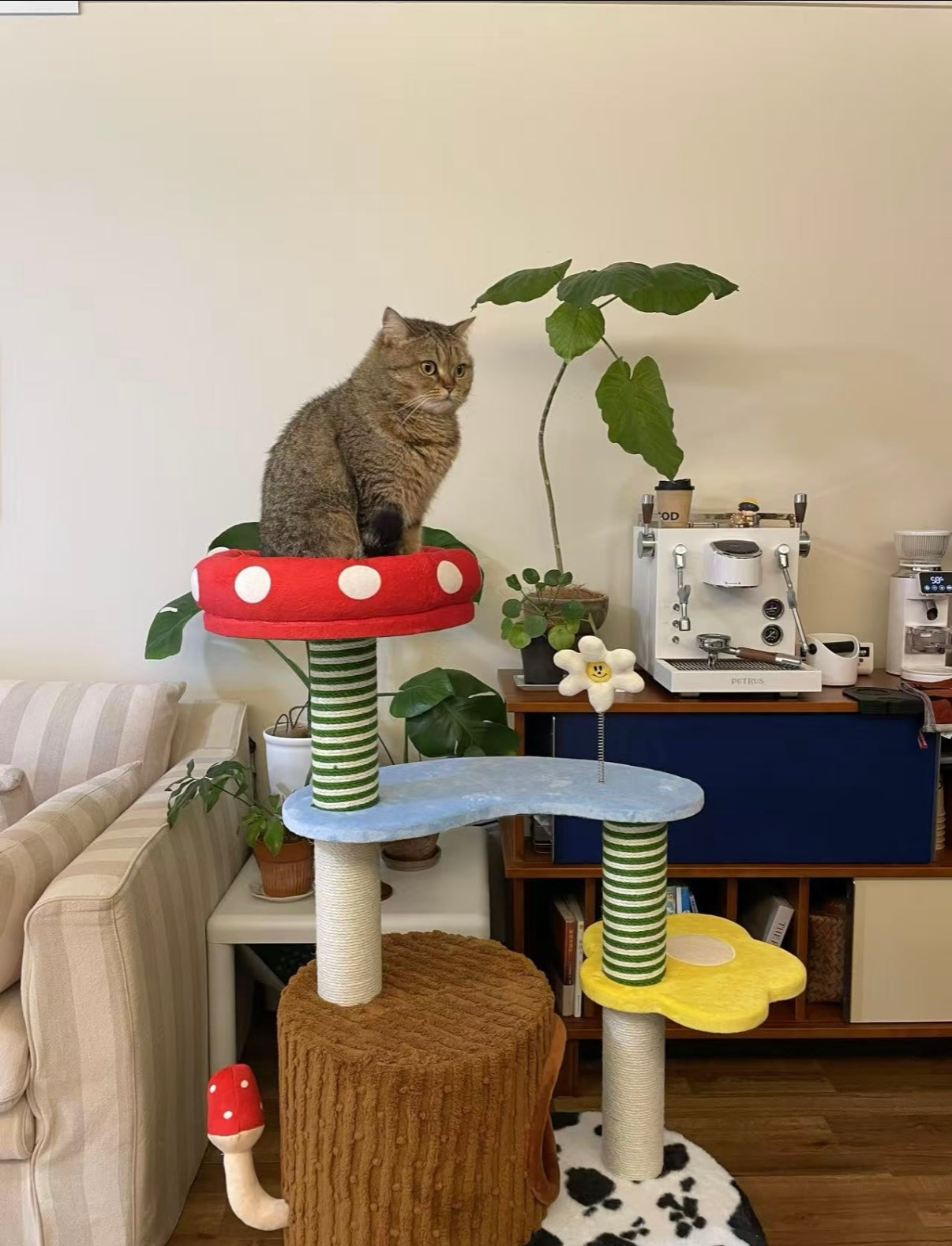 Zeze Fantasy Farm Deluxe 3-in-1 Cat Tree: Multi-level condo, mushroom bed, scratcher for active indoor cats.