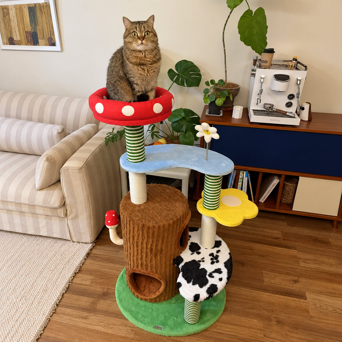 zeze Deluxe 3-in-1 cat tower, customer photo of a tabby on top