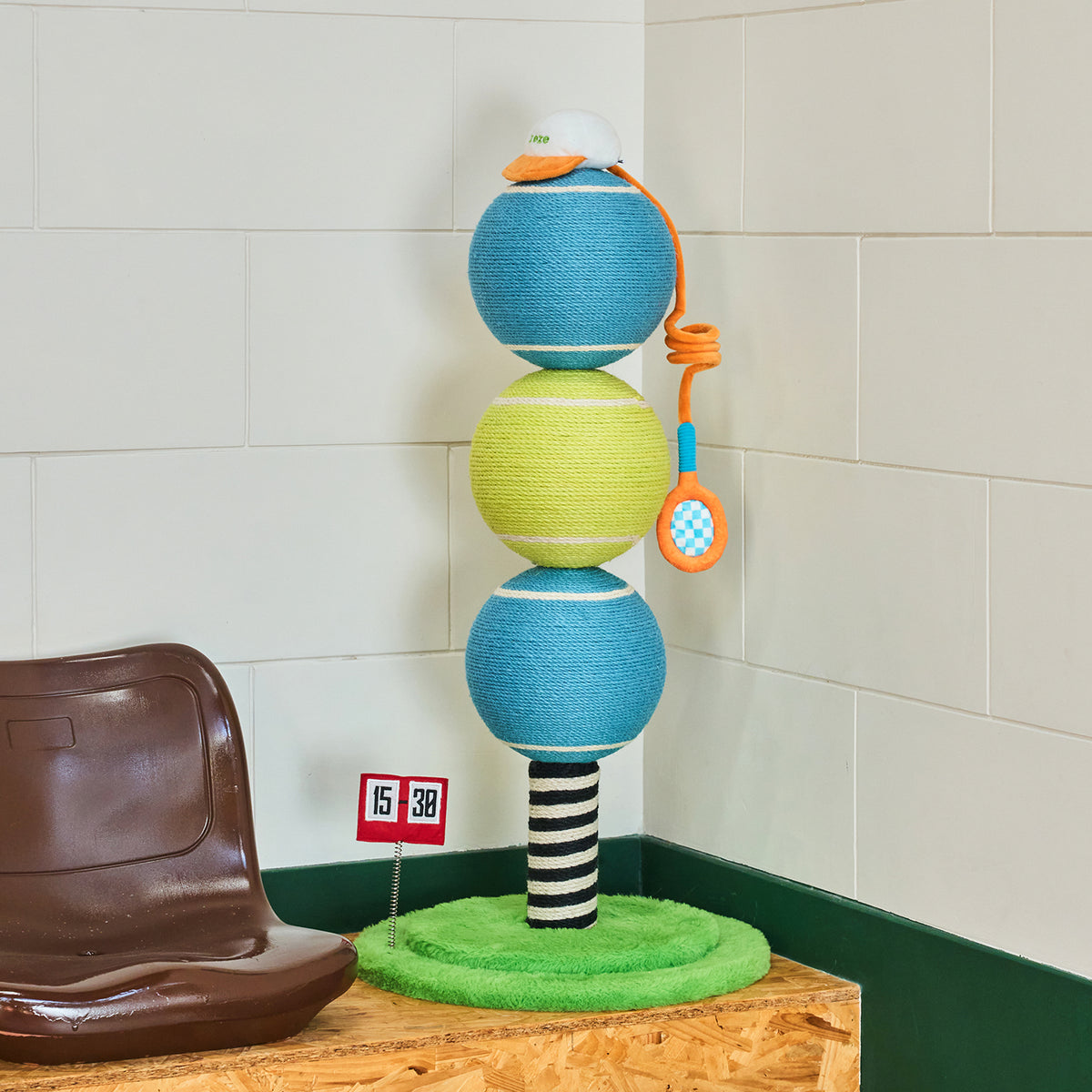 zeze ACE tennis cat scratching post with three rope tennis balls, racket toy and green base