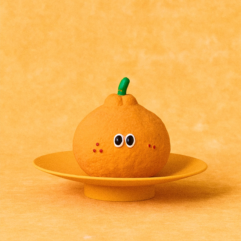 zeze latex squeaky dog toys shaped like broccoli, a half apple, a pear and an orange