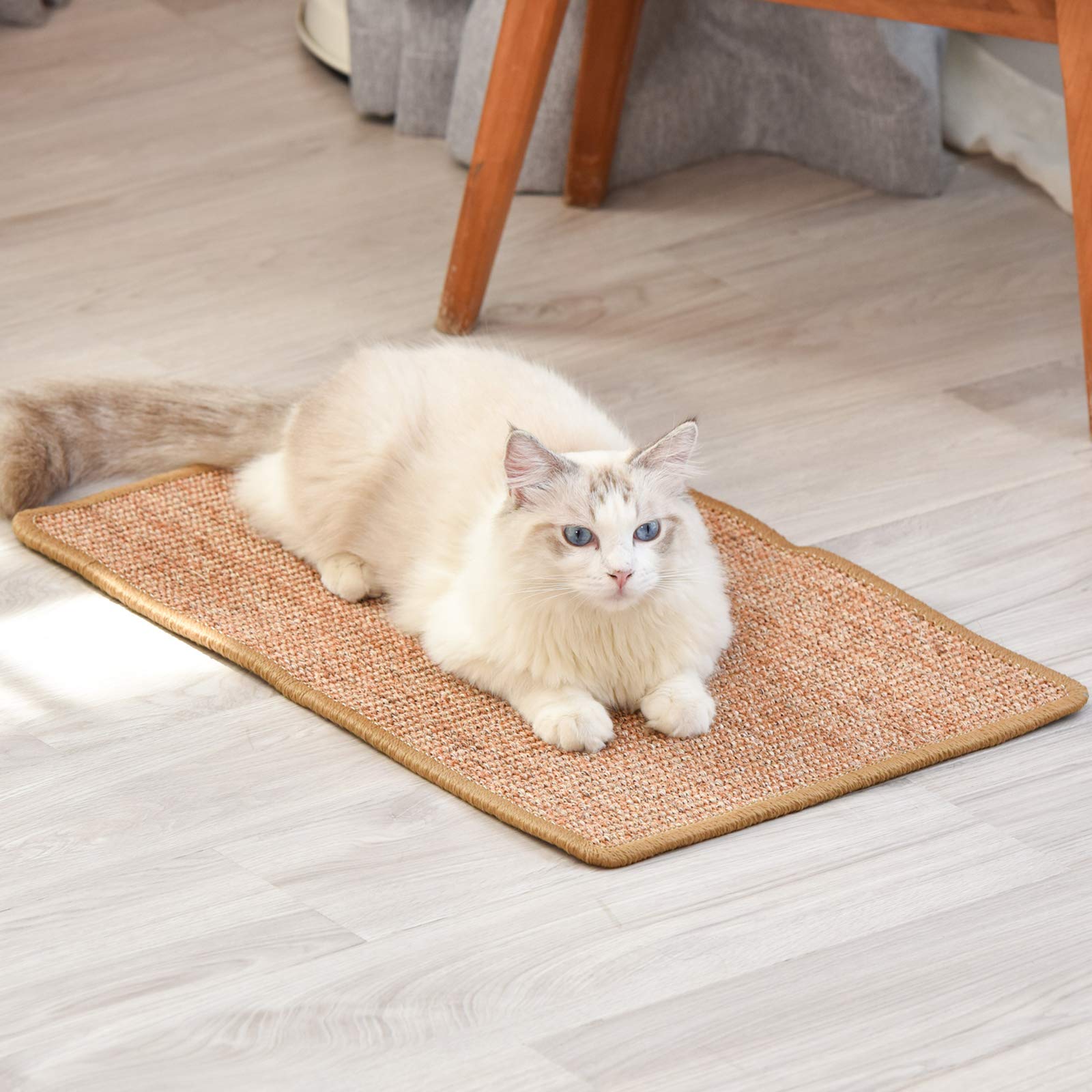60x40cm natural sisal cat scratching mat for floor scratching and furniture protection.