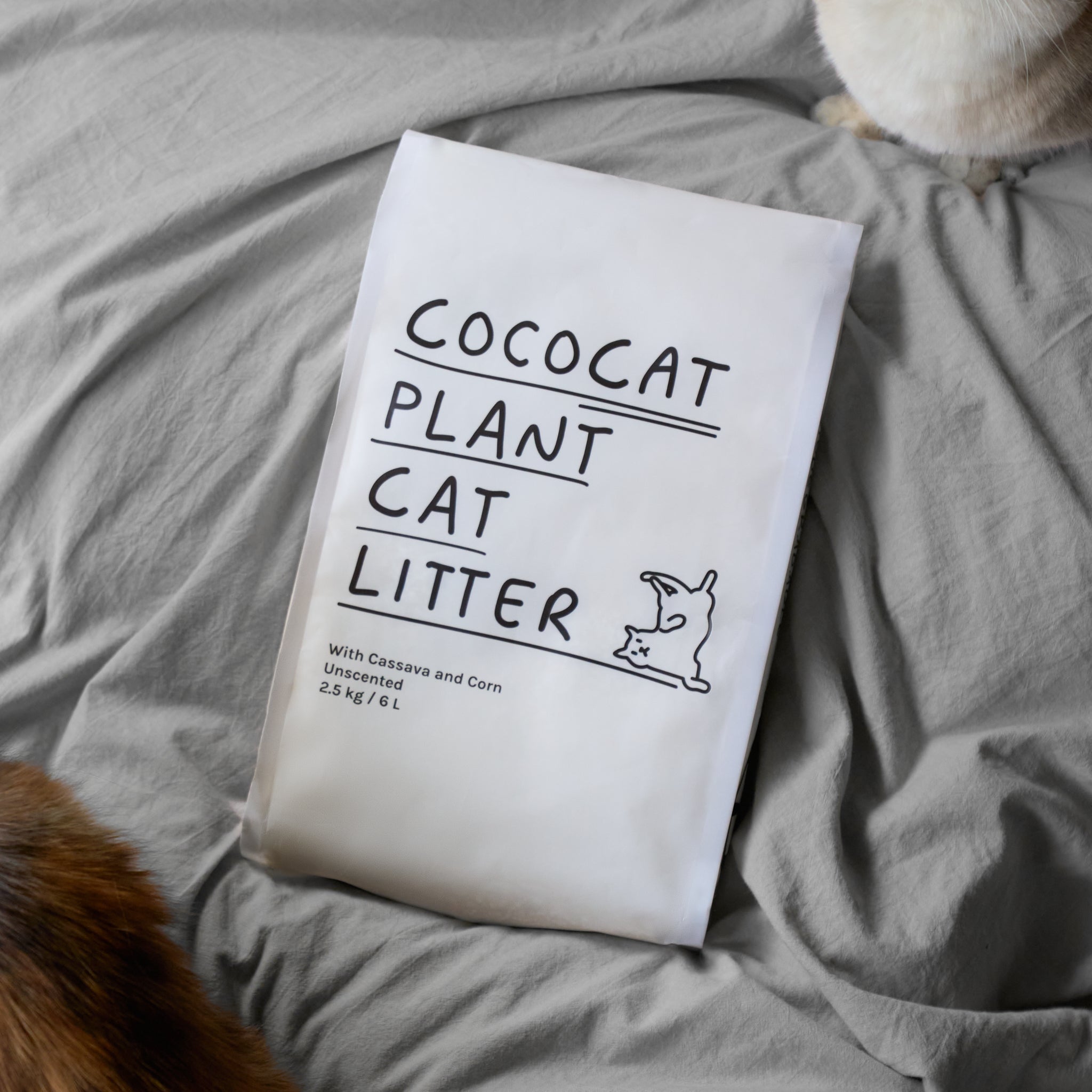 COCOCAT 2.5kg Cassava Cat Litter: Natural, unscented, strong clumping, low dust.