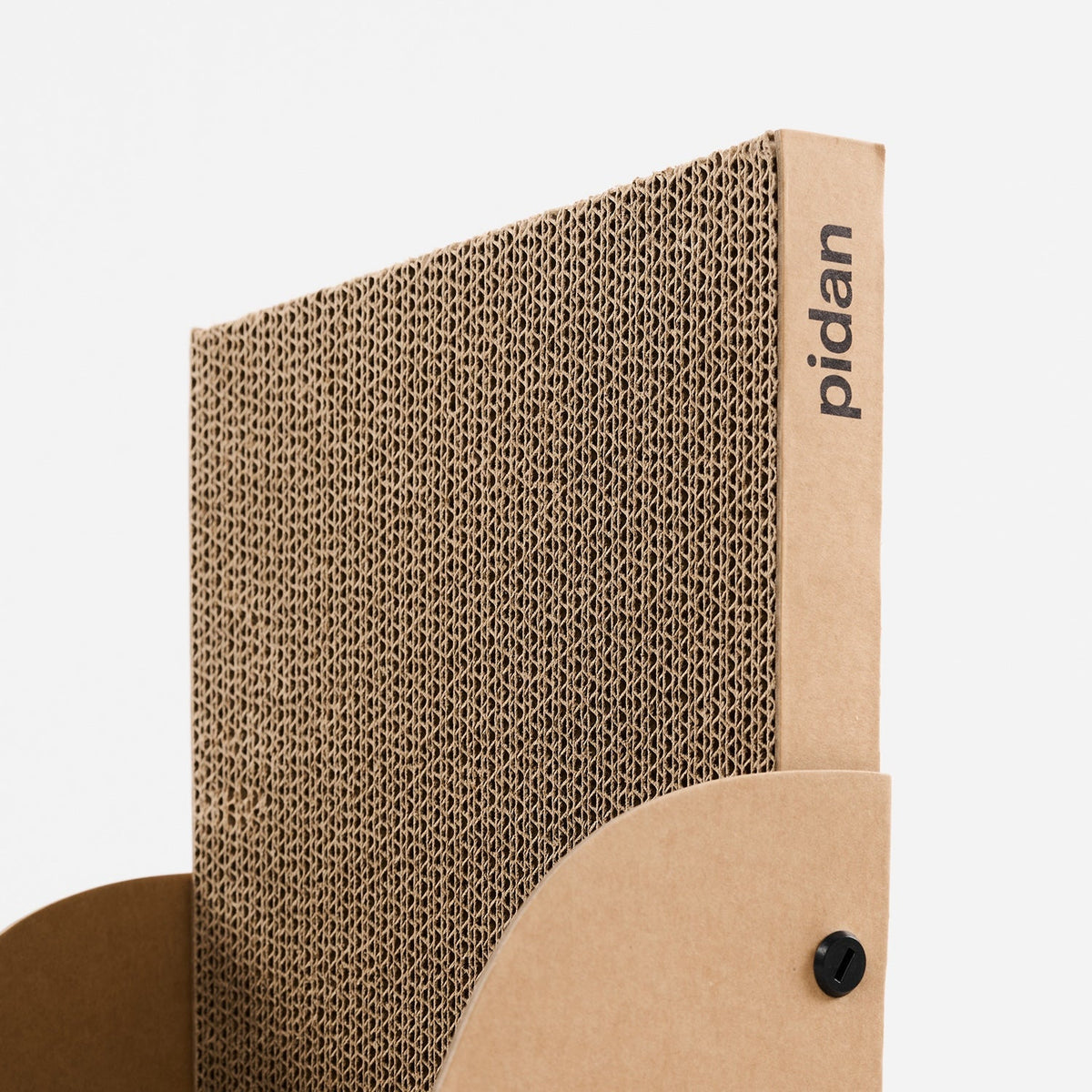 Edge of the pidan L-shape scratcher's vertical board
