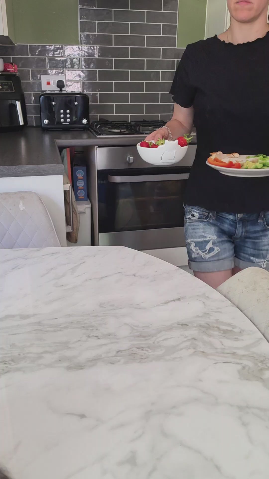 Customer video: Pet-Ever freeze-dried rabbit recipe at mealtime