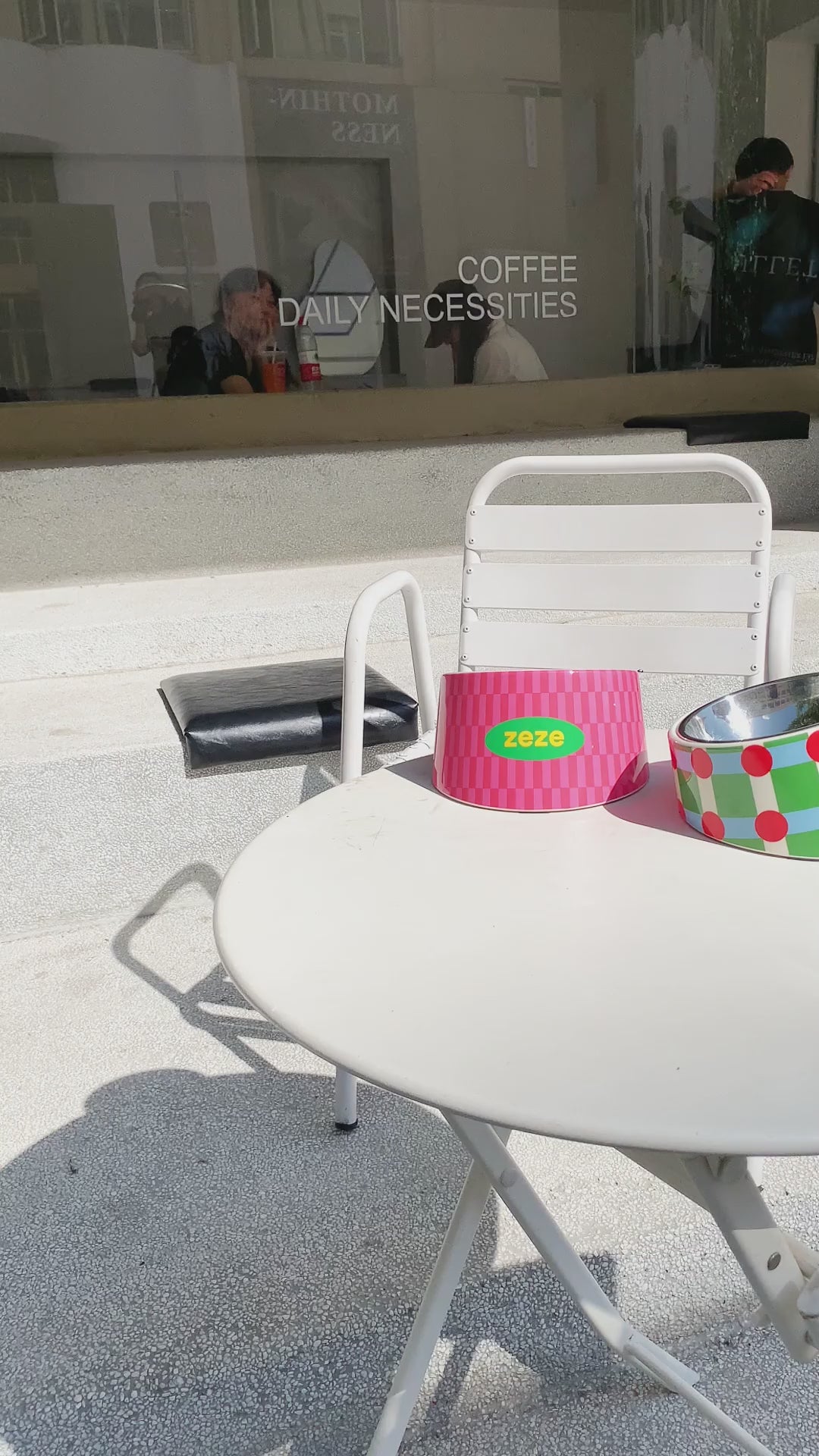zeze Detachable Pet Metal Bowl — product video