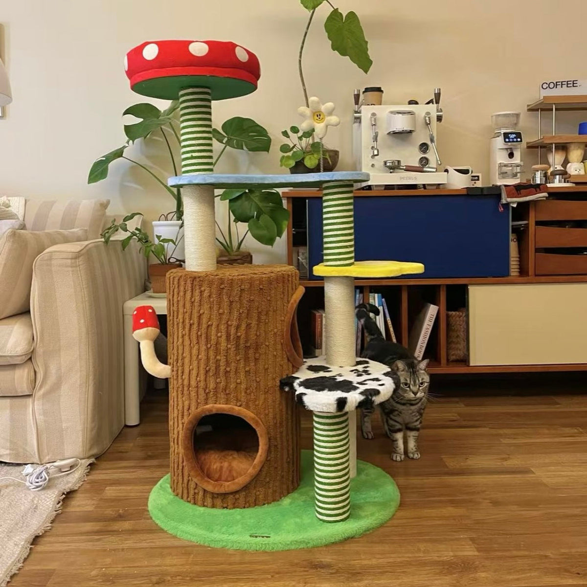 zeze Deluxe 3-in-1 cat tower, customer photo in a living room